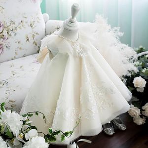 Kızın Elbiseleri Doğan Vaftiz Elbisesi Bebek Kız Için Beyaz İlk Doğum Günü Partisi Giymek 3D Aplikler Yürüyor Vaftiz Elbise Düğün Vestidos