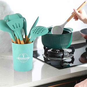 YOMDID Silicone Cooking Tools Set Practical Kitchen Cooking Utensil Spatula Shovel Spoon With Wooden Handle Kitchen Supplies Set 210326