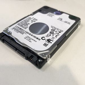 HGST 1TB 2.5の新しいオリジナルハードドライブSATA 6 GB/S 128MB 5400RPM内部ノートブックHTS541010B7E610用HDD