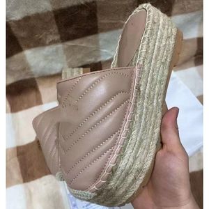 Pantofole Donna Rivetti Bow Knot Sandali piatti Ragazze Infradito Scarpe estive con borchie Cool Beach Slides Jelly 35-41