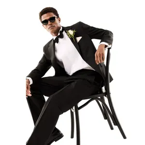 Erkekler Suits Blazers 2022 Siyah Düz Renk Erkekler Moda İnce 2 Parçası/Tek Bravatalı Pantolon Son Tasarım Düğün Kostümü Homme Outf