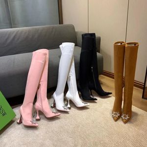 2022 Amina Muadi Boots 무릎 부츠 오버 뾰족한 패션 허벅지 높은 부츠 검은 사막 부츠 겨울 웨딩 드레스 슈즈와 상자 No389