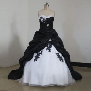 Gothic Black And White Ball Gown Wedding Dresses Sweetheart Sleeveless Long Train Bridal Gowns Ruched Lace Appliques Vintage Bride Formal Dress Plus Size Robe