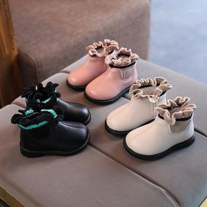 Primeiros caminhantes Sapatos para bebês de inverno e algodão de veludo botas curtas de moda coreana Princesa de fundo macio