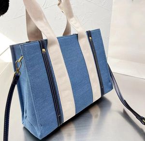 Axelväskor designer kvinnor duk handväska crossbody pås läder koppling totes handväskor klassisk bokstav avslappnad kvinnor stor kapacitet