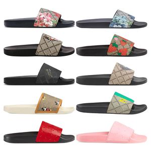 Män Luxurys designers Summer Slippers Classic Floral Brocade Sandals Flat läder gummiplattform Gear Bottoms Kvinnor utomhusskor