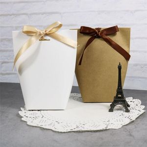 50pcs White Kraft Black Paper Bag Bronzing French "Merci" Thank You Gift Box Package Wedding Party Favor Candy Bags With Ribbon 220420