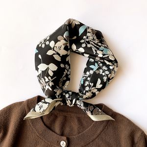 2022 Leopard 100% Silk Neck Scarf Luxury Polka Dot Hårbindar Scarves Foulard Head Band Shawls och Wraps Neckerchief Bandanas