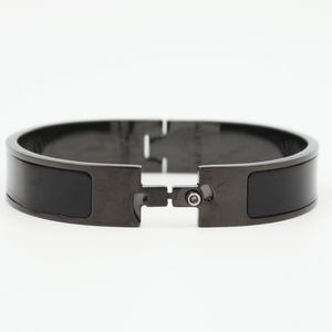 Nytt 2022 berömt varumärke Bokstav Matt Svart Armring Lyxsmycken För Kvinnor Europa Charm Armband Mode Män Armband Bröllopspresent