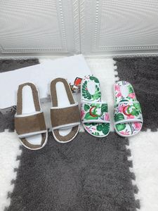 Barn Sandles Brev G Tofflor Ny Designer Chidren Skor Pojkar Slipper Spot Baby Flat Slip 26-35