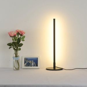 Bordslampor Creative Nordic Minimalist Atmosphere Iron Lamp vardagsrum SOFA SOFA STILL DESK STÅNG HEM DECOR LightTable