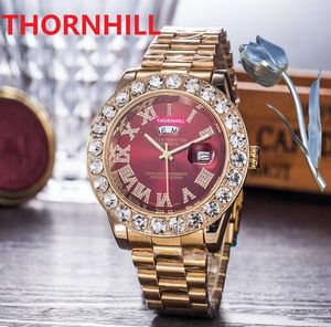 Famous Designer Full Stainless Aço Relógios 43mm Quartz Cronograph Men Big Diamonds Ring Roman Number Watch Watch