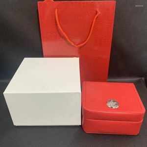 Titta på Boxes Cases Luxury Square Red Box Booklet Card Taggar och papper på engelska klockor Original Inner Yttre män armbandsur Boxwatch Hele2
