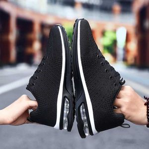 Air Sports Shoes Sell toptan satış-Klasik Siyah Koşu Ayakkabıları Hava Cush Moda Spor Açık Sneakers Yumuşak Sole Erkek Kadın Fabrika Doğrudan Satış Spor Ayakkabı Boyutu EU39