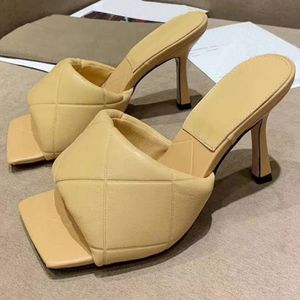 سخونة الكعب مع صندوق وأحذية Women Women Women Sandals ذات جودة الصنادل عالية الكعب و Slippers Slippers Slippers Slippers Brand098