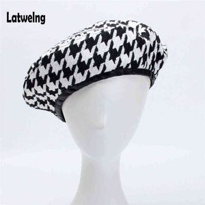 Осенняя зимняя пледы женщины Беретс мода черная берет вязаная vro Flat Caps France Hats Ladies Artist Capthanksgiving Gifts J220722