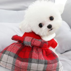 Roupas de cachorro de inverno vestido de boneca vermelha animais de estimação roupas quentes para cães cães pequenos gatos trajes de casaco cães de suéter de cachorro 201102
