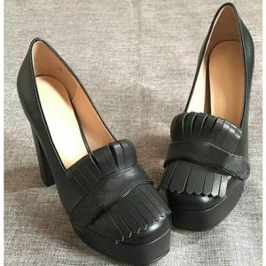 Designer-Pump PatentレザーPICALLE HEELS女性の結婚式の靴を尖ったつま先のヒールセクシーな女性赤黒、高紫、シープスキン35-41