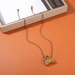 French insy Style Brincos de bolsa colorida de ouro antigo Palácio leve Retro Colar Barroce Street Trend Fashion All-Match Jewelry Gift
