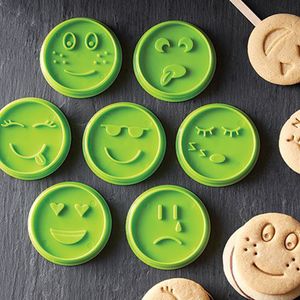 7pcs/set kurabiye kesiciler damgalar kalıplar gülümseyen yüz ifadesi kurabiye kalıp bisküvi Paskalya 3D karikatür pasta fırın kurma araçları
