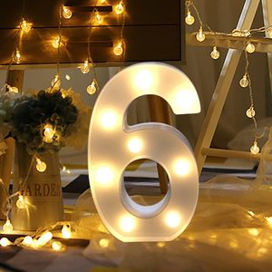 Stringhe LED Alfabeto Numero Lettera digitale Luce White Up Decorazione Simbolo Decorazione da parete per interni Luce per vetrine per feste di nozze Stringhe LEDL