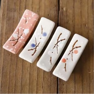 Japanese Style Ceramic Snowflake Design Chopsticks Holder Home Kitchen Chopstick Rest Stand Care Gadget Tools C0412