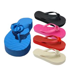 2022 G Qualität Männer und Frauen Foam Runner Designer Hausschuhe Clip Füße Stilvolle Schuhe Lux URY Mode Sandalen Flip Flops