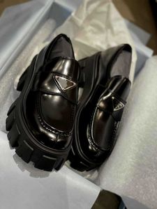 Designerskie buty mokasyny trenerzy Monolit mężczyźni kobiety swobodny logo monolit czarne skórzane buty zwiększają trampki platformowe