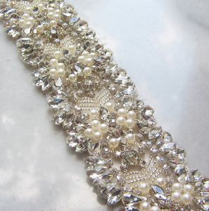 Gorgeous Bridal Sashes Rhinestones Pearls Crystals Stitches Sparkling Bröllop Bälten Bröllop Tillbehör Skräddarsy