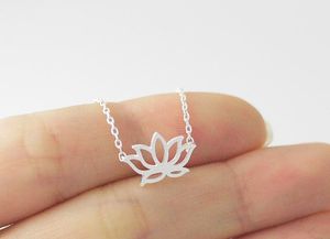 5st Gold Silver Tiny Lotus Necklace Lotus Flower Necklace Petal Bloom Blossom Halsband Växtsmycken för Lady Women
