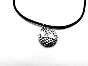 5PCs Outline Globe World Map Pendant Halsband Travel Global Planet Jordläder Rope Halsband Personlighet Graduation Geografi Presenter