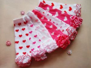 Leg Warmer großhandel-Chiristmas Baby Socken Liebe Herz Beinwärmer Mode Mädchen Beine Wärmer Rüschen Spitze Streifen Leggings A5618