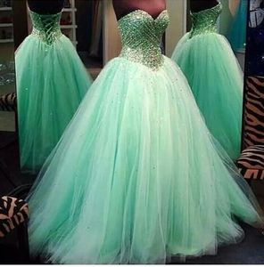 2015 Mint Green Ball Suknia Prom Dresses Zroszony Kryształy Oszałamiający Corset Prom Dresses Lace-up Back Shining Ruched Puffy Tulle Sukienka Formalna