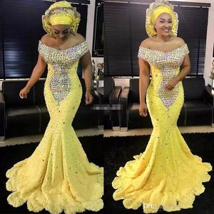 Wspaniałe Żółte Formalne Suknie Wieczorowe Mermaid Od Ramię Luksusowe Frezowanie Rhinestone Lace 2020 Plus Size Formalne Party Prom Suknie