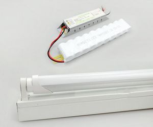 Lampade a LED di emergenza da 18 W Lampade T8 Tubi LED ricaricabili che si bloccano per 120 minuti Tubo + Apparecchio + Batteria Confezione da 25