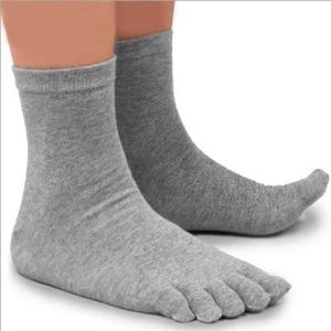 A Pair Of Warm Summer Winter Style Unisx Men Women's Socks Sports Five Finger Pure Cotton Socks Toe Basketball Sock 5 Colors