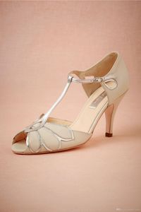 Gerçek Vintage Nane Düğün Ayakkabıları Düğün Pompaları Mimosa T-Straps Toka Kapatma Deri Parti Dans 3 5 Yüksek Topuklu Kadınlar Sandal240g