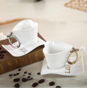 Coppa per gli amanti Regali per feste di nozze Creativo romantico a forma di cuore Tazza di ceramica Coppia Tazza di caffè Piattino Love Confession Forniture di nozze C02