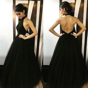 Nuovi arrivi 2017 Black Tulle Sexy Backless Prom Dresses Lungo economici Halter Neck Pieghe Piano Lunghezza Abiti da cerimonia Party Evening EN112215