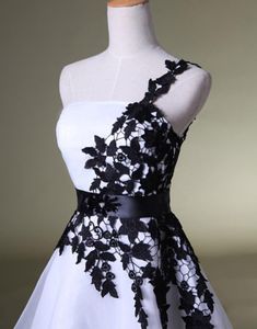 Vestidos de dama de honra branco e preto curto vestidos de baile casamento em estoque vestidos de festa formal um ombro real image273l