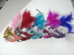 Lovely Feather Rhinestone Mask Venetian Masquerade Party Gift Juldekoration Bröllop Favor Novelty 10pcs / Lot