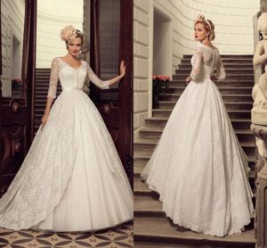 Abiti da sposa a-line di lusso con applicazioni in pizzo di alta qualità Scollo a V maniche lunghe Bottoni Elegante gonna a strati Iullsion Dolce decente