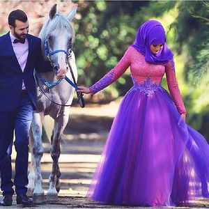 Hot Sale Turkish Women Clothing Islamic Muslim Evening Dresses With Hijab Arabic Evening Gown Dresses Long Sleeves Dubai Kaftan Dresses d043