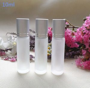 750 Stück/Lot 10 ml mattierte leere Glasflaschen für ätherische Öle für Parfüm mit Edelstahl- und Glas-Metall-Rollerball-Silberkappe