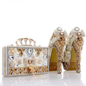 Najnowszy projekt Biały Pearl Wedding Buty z pasującą torbą Wspaniałe ręcznie robione szpilki Kobiety Kryształowe Bridal Prom Buty