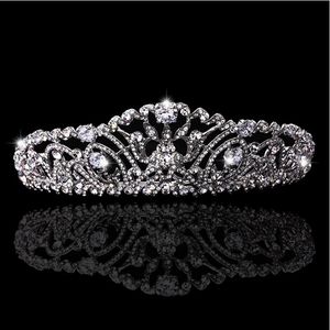 ヨーロッパの花嫁のティアラのバロック様式の高級ラインストーンクリスタルクラウンクイーンダイヤモンドヘアプリンセス韓国の白い輝くヘアアクセサリーLDT011
