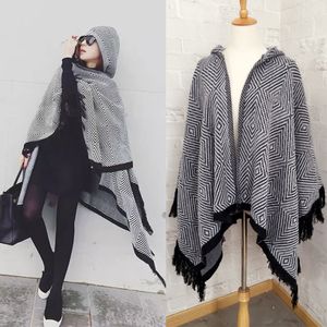 Lady Winter Geometry Geometria con cappuccio Poncho Cardigan a maglia Cardigan Cloak Cape Cappotto Ponchos Coperta Scialle Cappotto in nappa