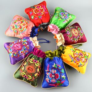 Small Patchwork Embroidered Craft Jewellery Pouch Gift Bags Chinese style Satin Fabric Drawstring Decorative Christmas Candy Tea Bag