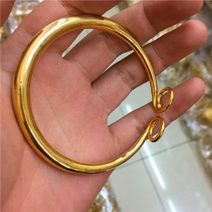 Estilo chinês latão banhado a ouro corpo rígido straitjacket estilo pulseira pulseira atacado nome do consignatário apoio
