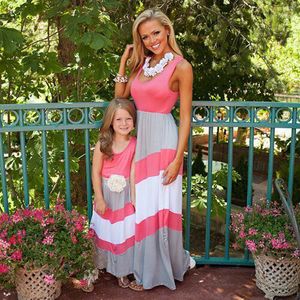 Passende Familienkleidung Sommer Gestreiftes ärmelloses Kleid für Mutter und Tochter Passende Familienoutfits Mutter-Tochter-Kleider